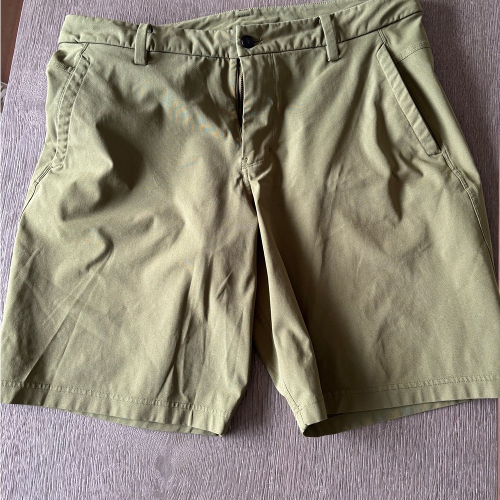Lululemon men’s size 38 shorts.